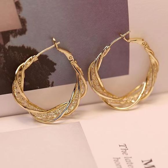 Glamorous 18K Gold-Plated Hoop Earrings - Picture 3 of 5